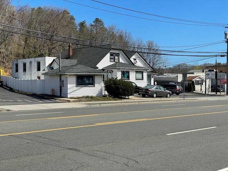 1029 W Jericho Tpke, Smithtown 11787 Light Industrial for Sale