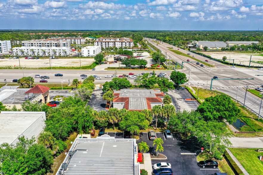 7379 E Davis Blvd, Naples, FL for rent - Building Photo - Image 3 of 6