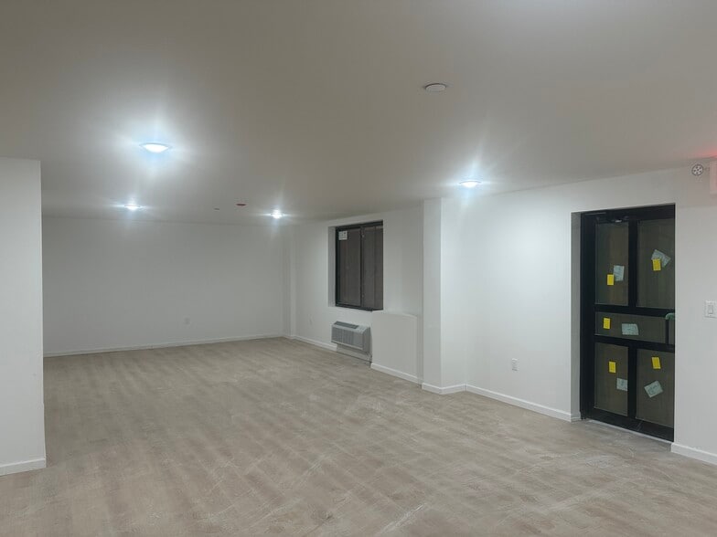 947 College Ave, Bronx, NY to rent - Building Photo - Image 2 of 5