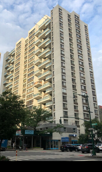 700 Columbus Ave, New York, NY for sale - Building Photo - Image 1 of 1