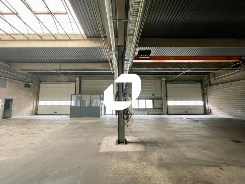 Vente Local d'activités 865 m² - Photo 1