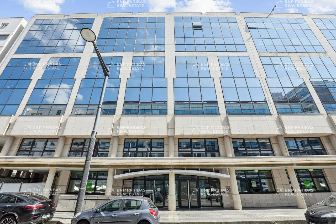 41-43 Avenue Du Centre, Montigny-le-Bretonneux to rent Building Photo- Image 1 of 21