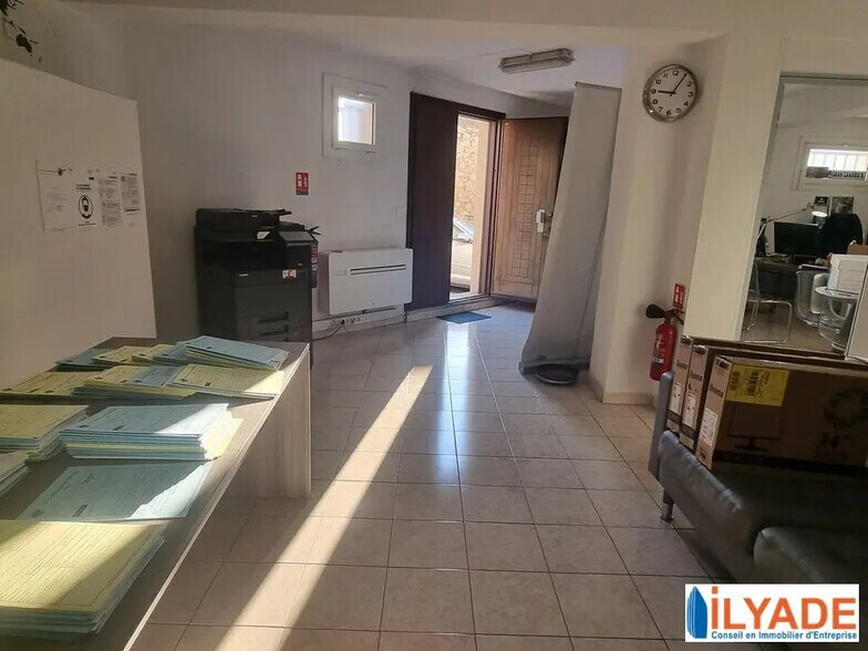 Office in Marseille for sale - Interior Photo - Image 3 of 5