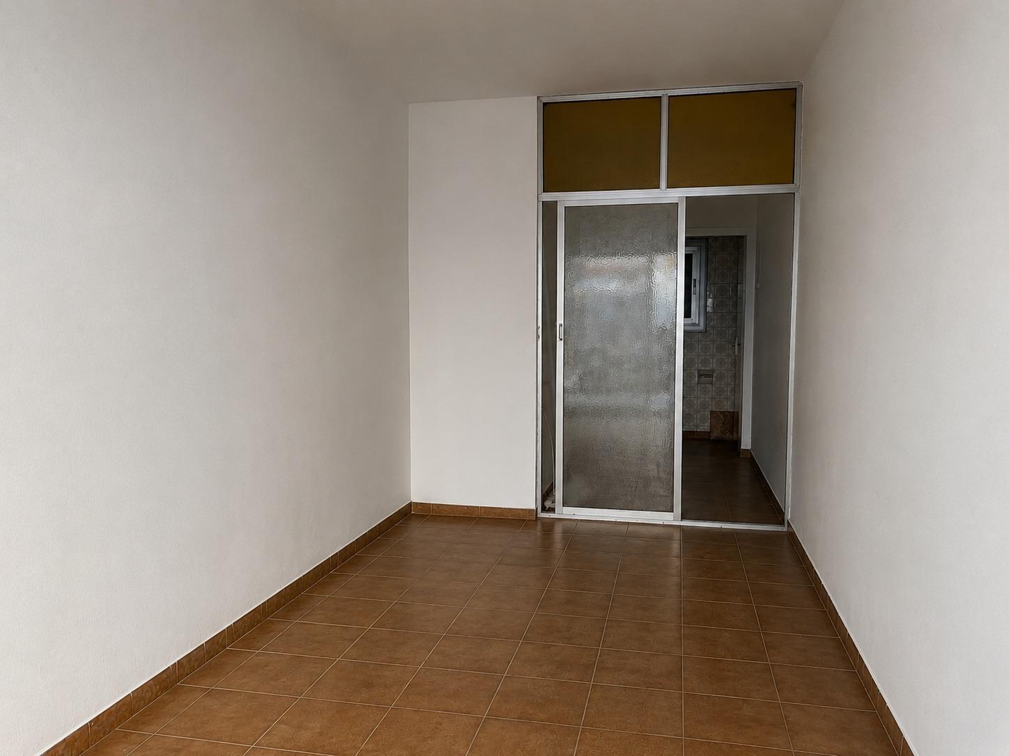 Retail in Santa Coloma de Gramenet, Barcelona to rent Interior Photo- Image 1 of 4