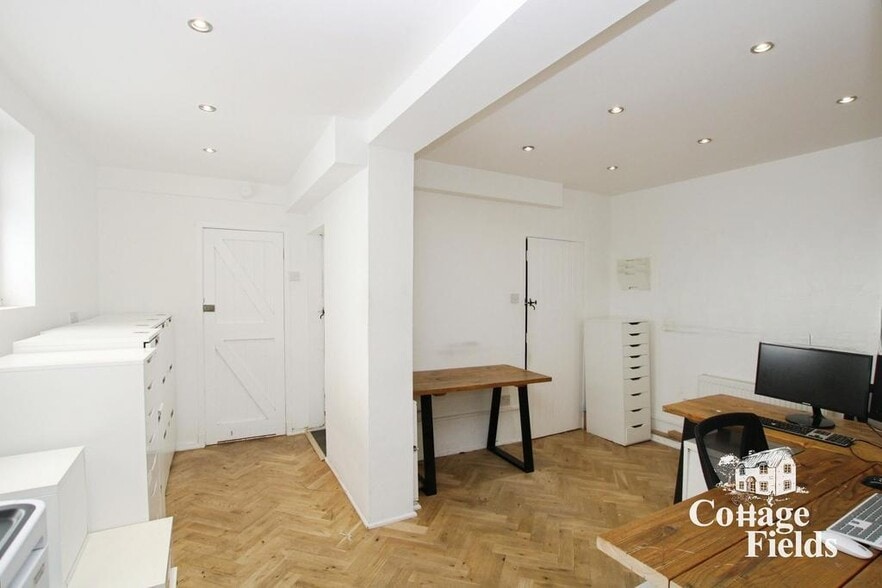 135 Lancaster Rd, Enfield for sale - Building Photo - Image 3 of 38