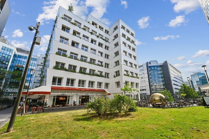 233-257 Avenue Le Jour SE Lève, Boulogne-Billancourt to rent - Building Photo - Image 1 of 16