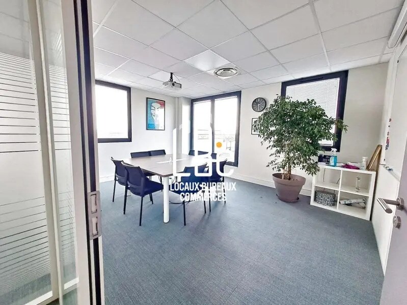 Vente Bureaux 149 m² - Photo 1