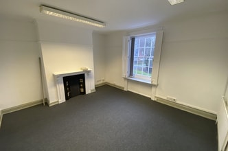 15-18 Queen Sq, Leeds to rent Interior Photo- Image 2 of 2