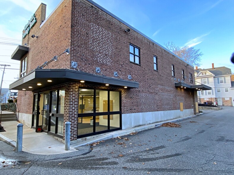 573 Main St, Woburn, MA for rent - Building Photo - Image 1 of 18