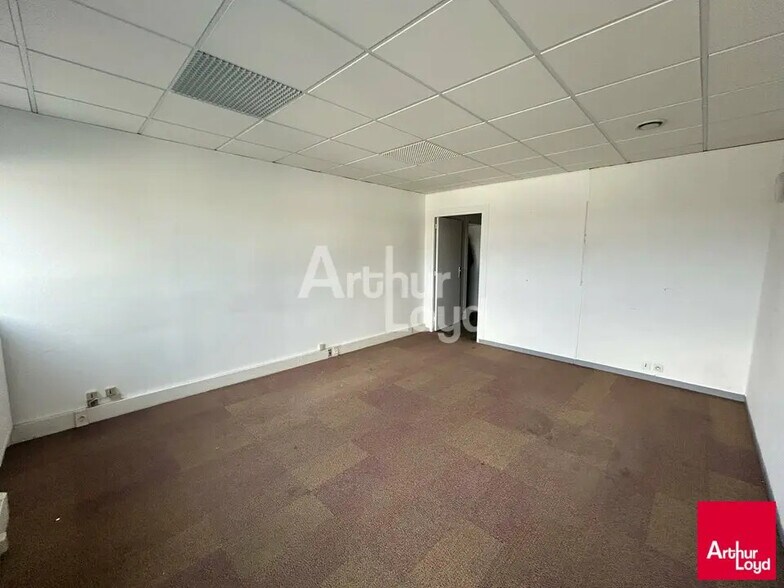Office in Rennes for sale - Interior Photo - Image 3 of 4