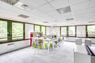 Office in Orsay to rent Interior Photo- Image 2 of 6