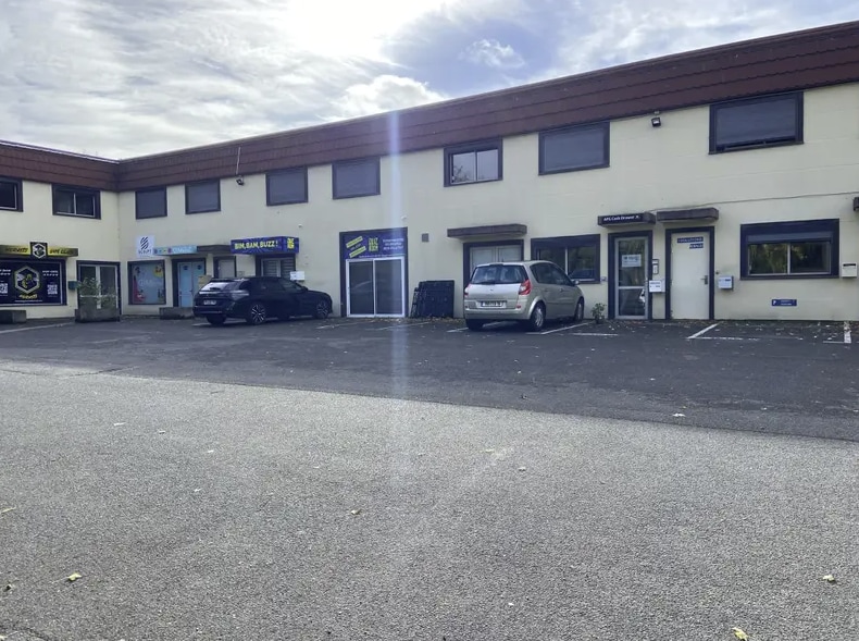 Location Bureaux 110 m² - Photo 1