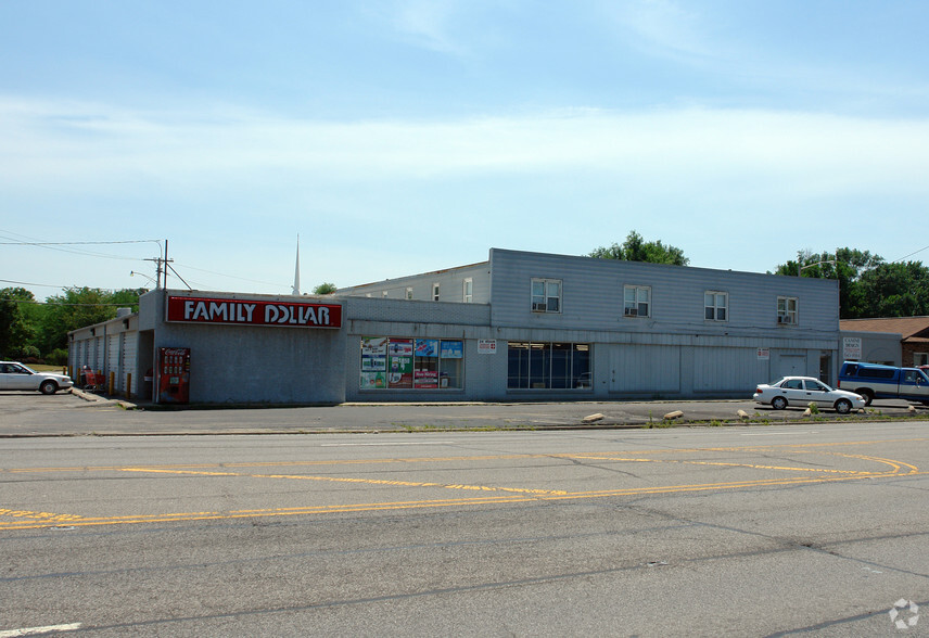 208-216 N Main St, Creve Coeur, IL for rent - Primary Photo - Image 1 of 3