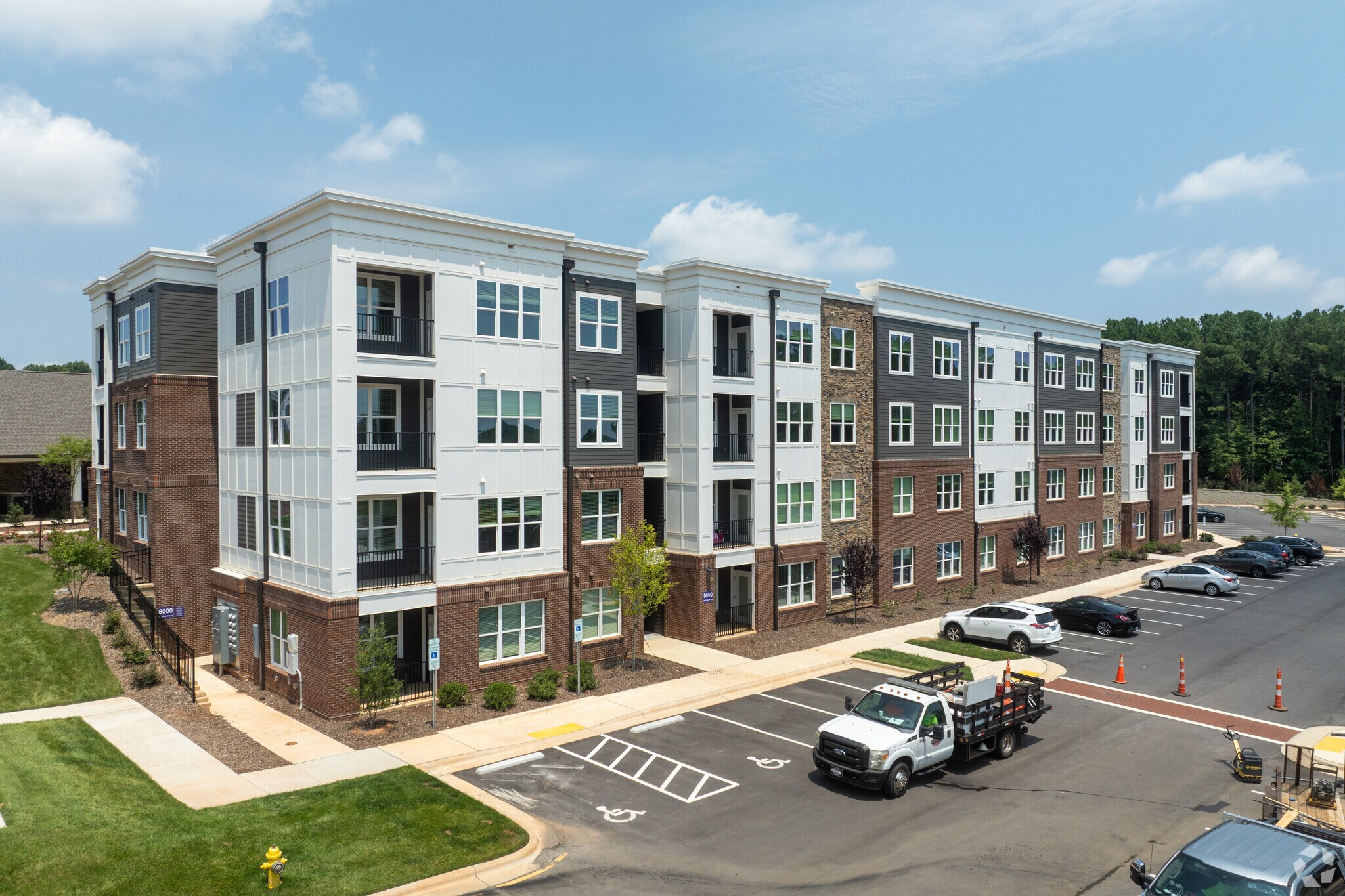 200 McChesney Hill Loop, Apex, NC to rent Primary Photo- Image 1 of 6