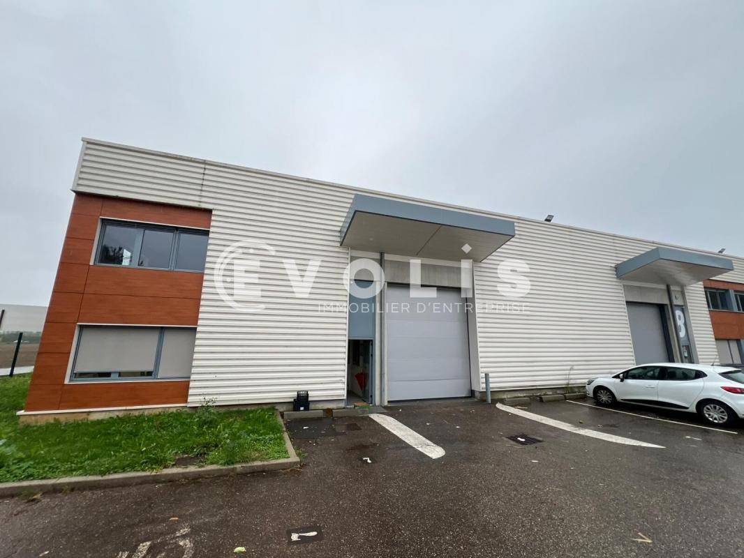 1 Rue Galilée, Saint-Priest to rent Building Photo- Image 1 of 28