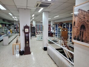 Retail in Madrid, Madrid to rent Interior Photo- Image 2 of 14