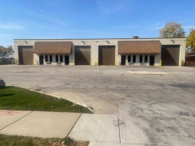 8316-8318 S 77th Ave, Bridgeview, IL for rent - Building Photo - Image 1 of 11