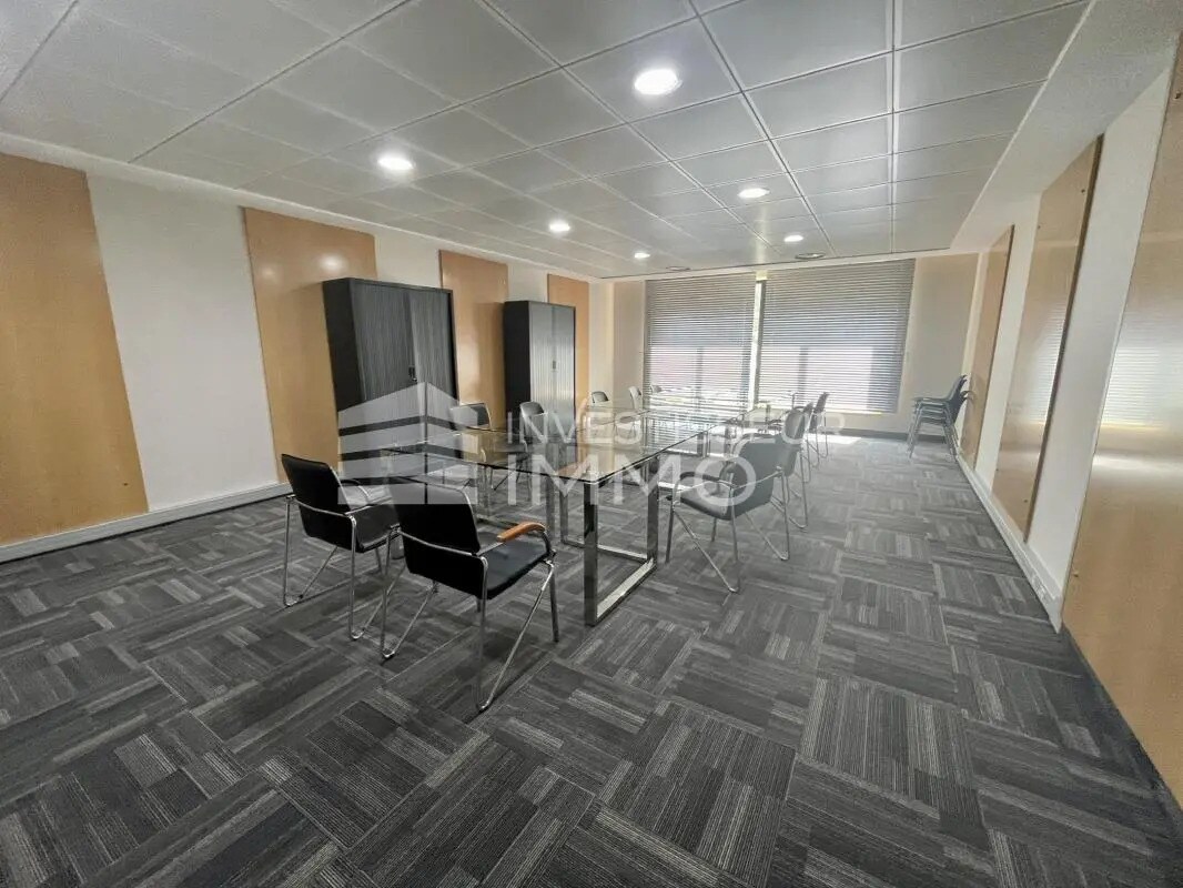 Office in Évry-Courcouronnes to rent Interior Photo- Image 1 of 4