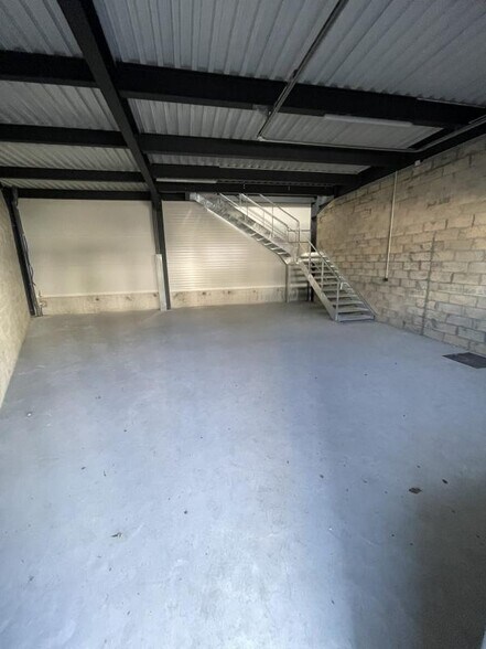 Industrial in Épinay-sur-Seine to rent - Interior Photo - Image 1 of 13