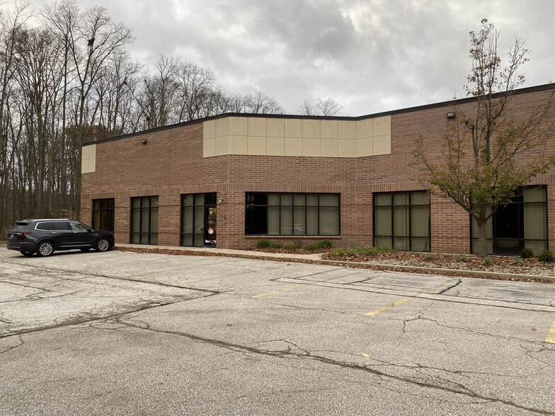 6565 Davis Industrial Pky, Solon, OH for rent - Building Photo - Image 2 of 4