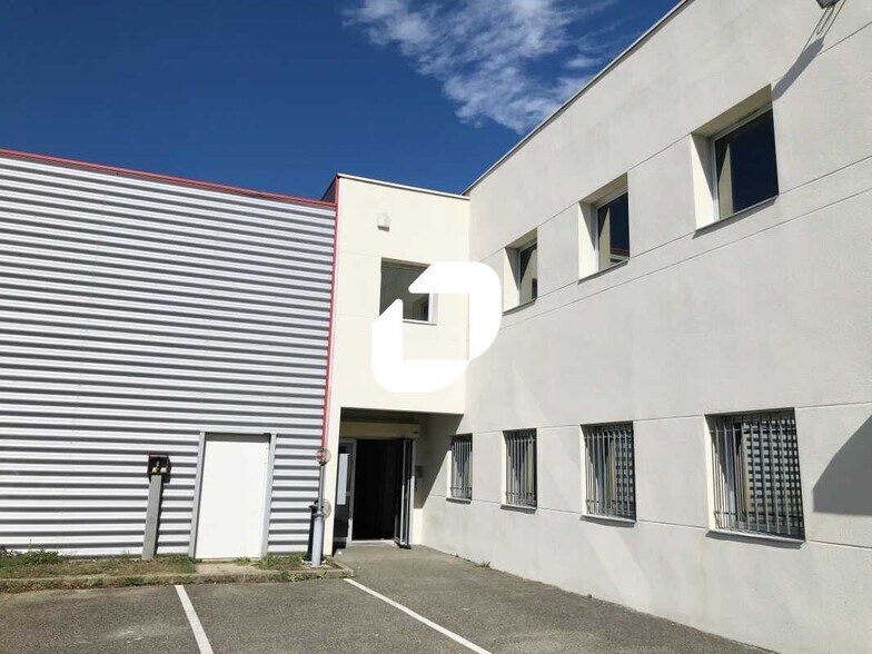 Light Industrial in Saint-Priest for sale - Building Photo - Image 2 of 14