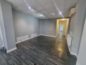 141-145 London Rd S, Lowestoft to rent Interior Photo- Image 2 of 9