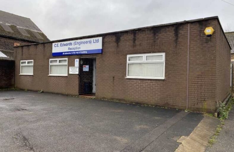 Leek New Rd, Stoke On Trent for sale Primary Photo- Image 1 of 1