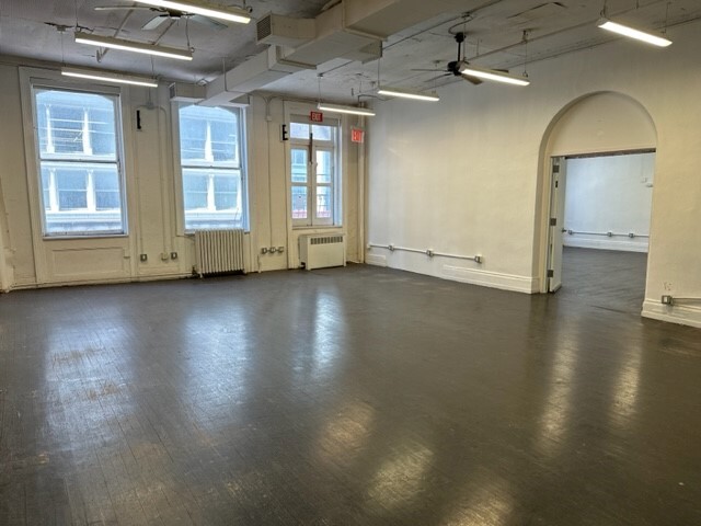 552-556 Broadway, New York, NY for rent - Interior Photo - Image 2 of 16