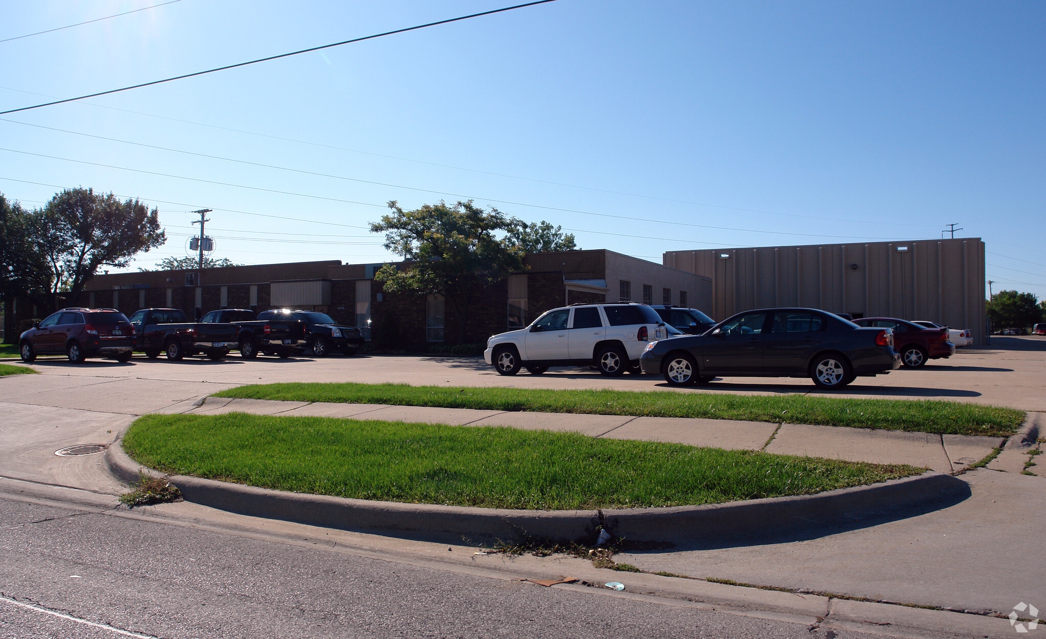 16000 Common Rd, Roseville, MI for sale Primary Photo- Image 1 of 9