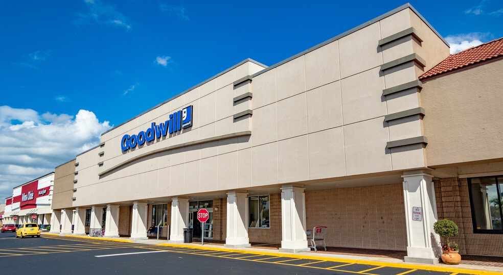 600 Sebring Sq, Sebring, FL to rent - Building Photo - Image 3 of 7