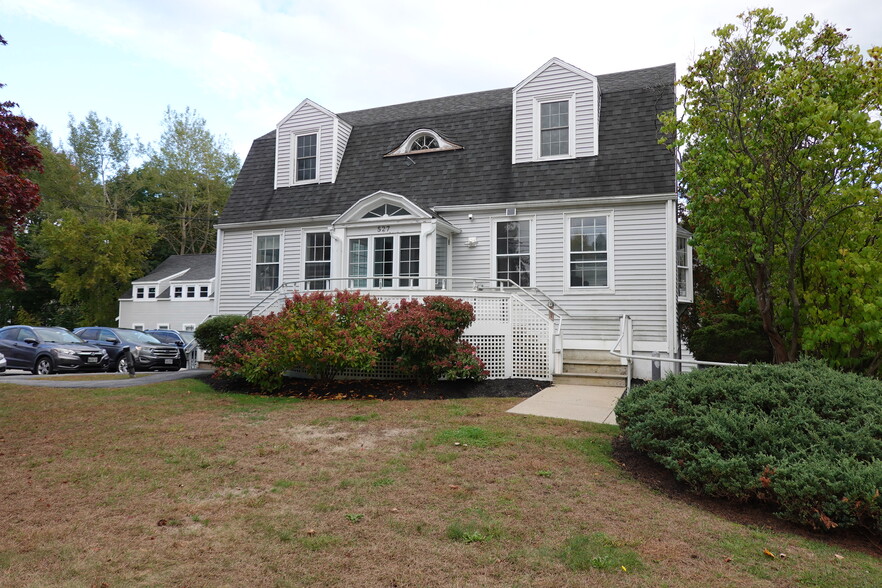 527 Ocean Ave, Portland, ME for sale - Building Photo - Image 1 of 3