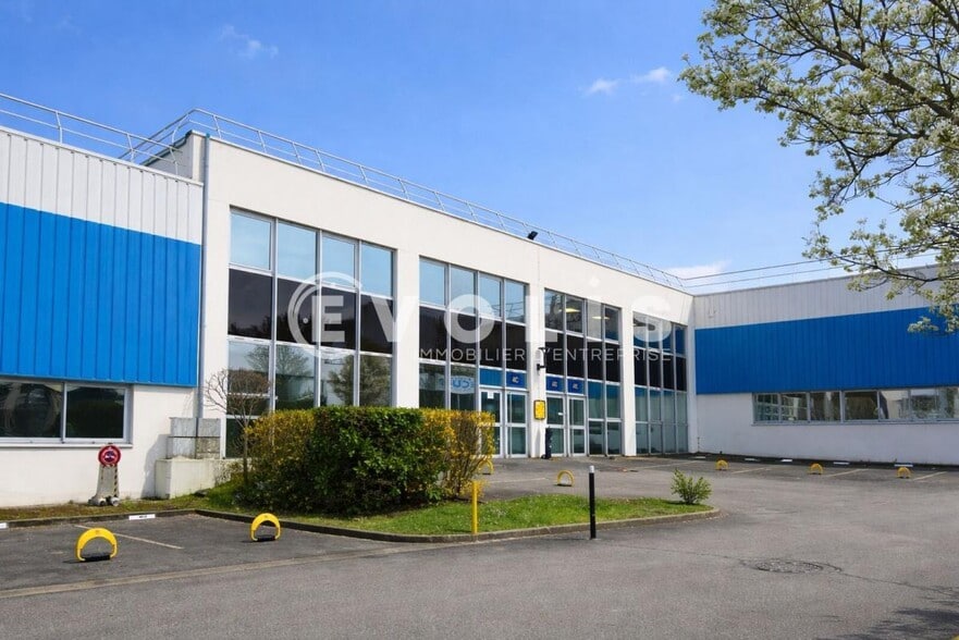 Office in Champs-sur-Marne to rent - Building Photo - Image 1 of 1