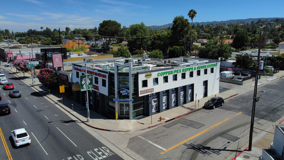 19326-19330 Ventura Blvd, Tarzana, CA for sale - Building Photo - Image 1 of 1