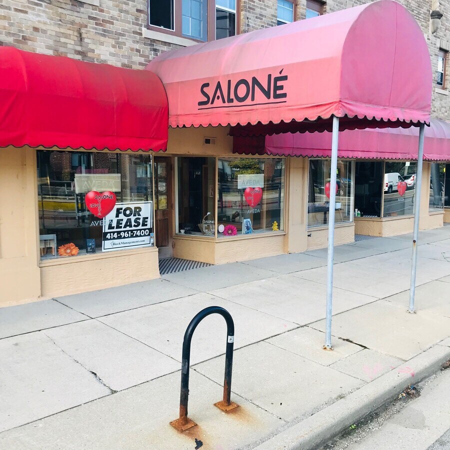 919931 E Ogden Ave, Milwaukee 53202