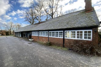 Thame Rd, Long Crendon for rent Building Photo- Image 2 of 7