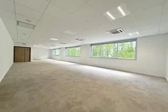 Rue Yves Kermen, Boulogne-Billancourt to rent Interior Photo- Image 1 of 4