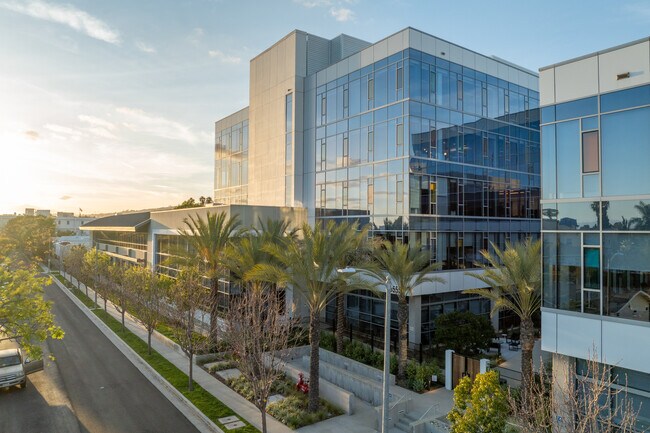 More details for 6555 Barton Ave, Los Angeles, CA - Office to Rent