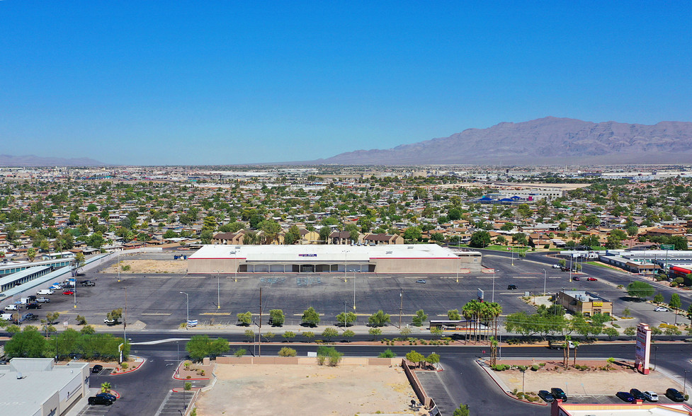 2671 Las Vegas Blvd N, North Las Vegas, NV for sale - Building Photo - Image 1 of 1