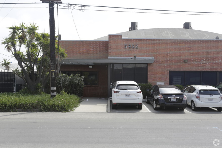 5432 W 104th St, Los Angeles, CA for rent - Building Photo - Image 2 of 3