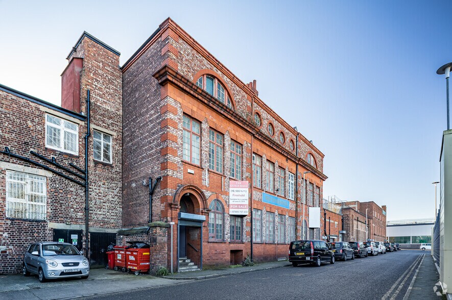 128 Oliver St, Birkenhead CH41 6HG The Guild Hall UK