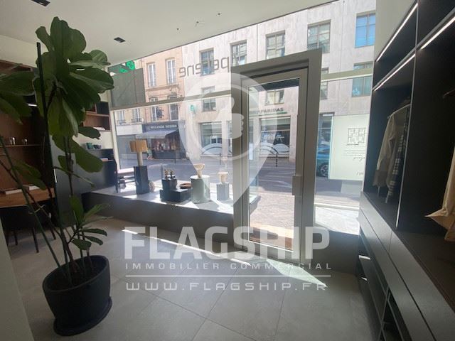 Retail in Saint-Germain-en-Laye to rent - Building Photo - Image 3 of 8