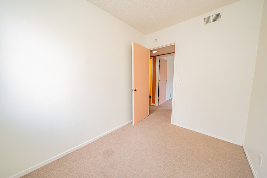 2880 Sacramento St, Berkeley, CA for rent - Interior Photo - Image 3 of 22