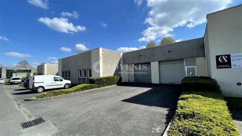 Light Industrial in Lognes to rent - Building Photo - Image 2 of 8
