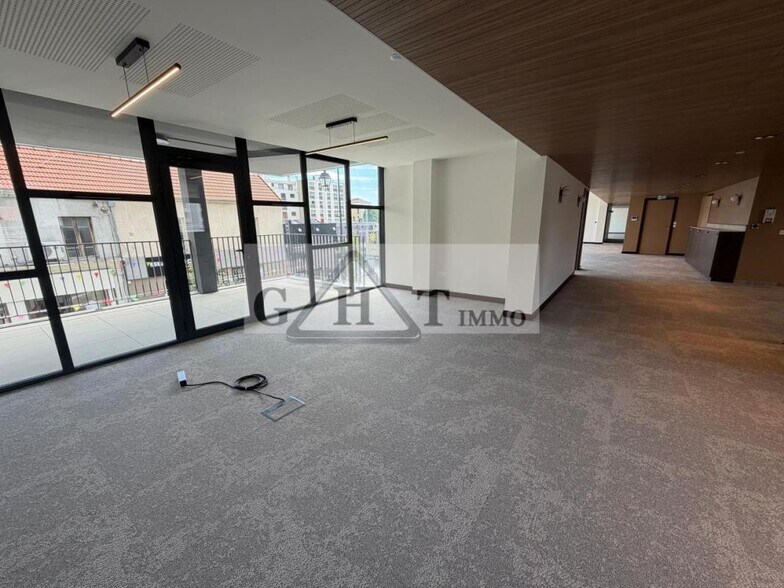 Office in Saint-Maur-des-Fossés to rent - Interior Photo - Image 2 of 7