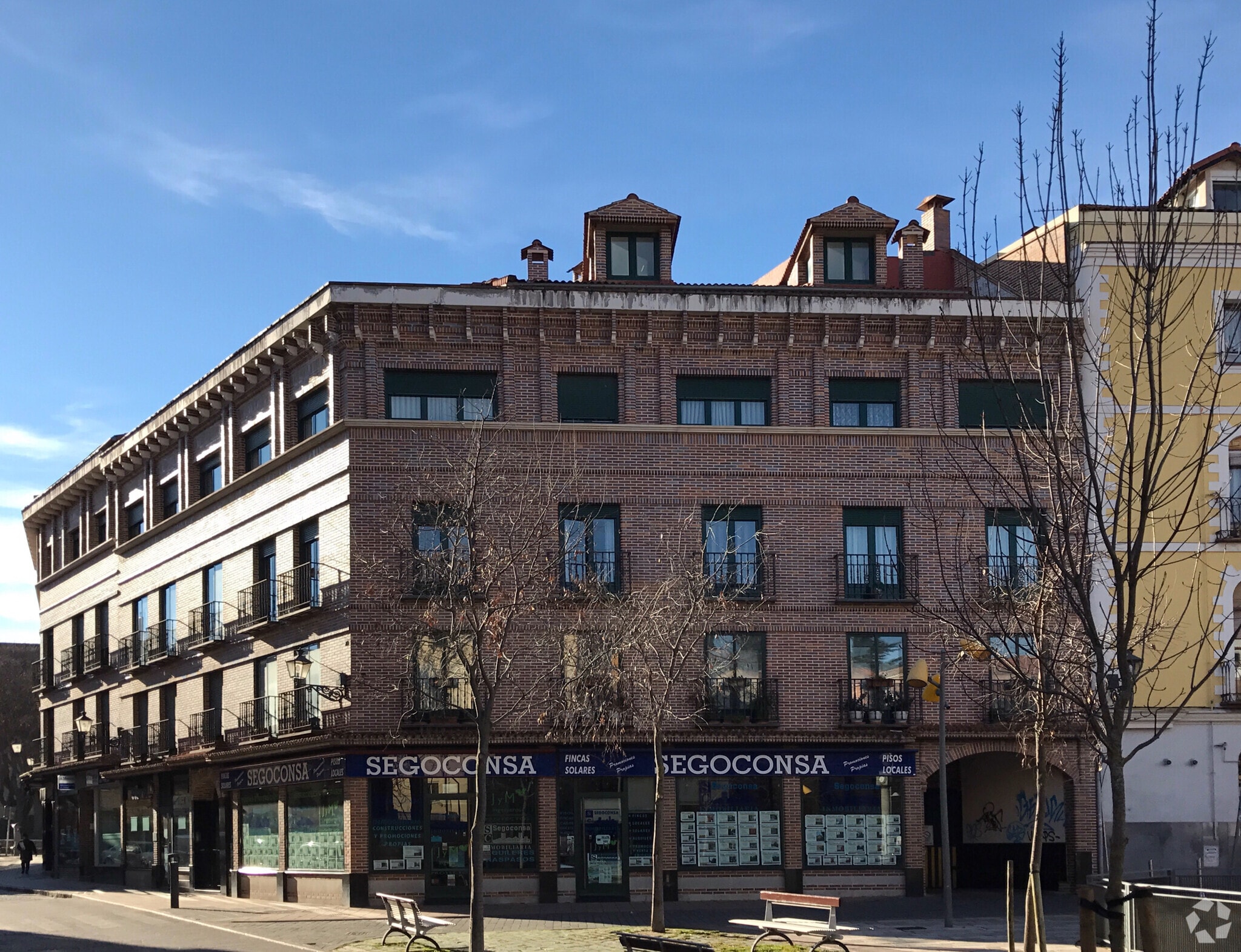 Retail in Segovia, Segovia to rent Building Photo- Image 1 of 3