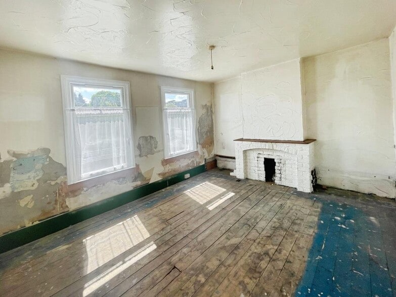 139 Crayford Rd, Crayford for sale - Building Photo - Image 3 of 5