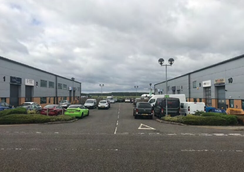 Hercules Way, Farnborough for sale - Building Photo - Image 3 of 4