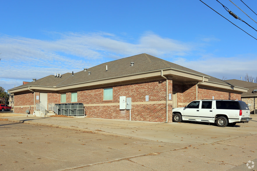 510 SE Delaware Ave, Bartlesville, OK for sale - Building Photo - Image 3 of 3