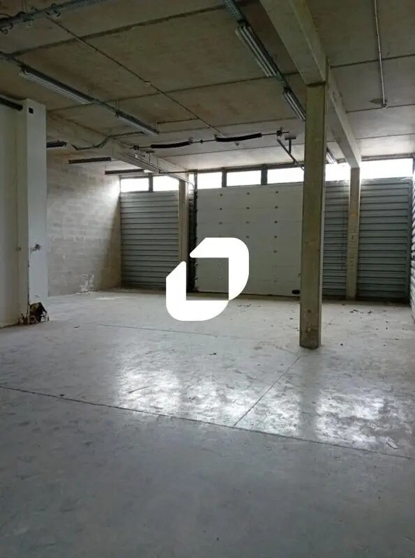 Light Industrial in Croissy-Beaubourg to rent Building Photo- Image 1 of 6
