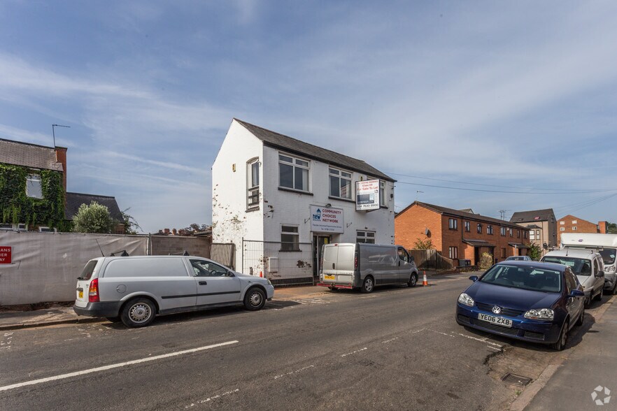 6 Tom Brown St, Rugby to rent - Building Photo - Image 2 of 2